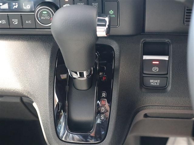 HONDA N BOX CUSTOM 2025 Image 31