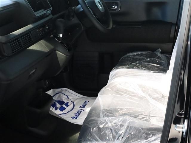 HONDA N BOX CUSTOM 2025 Image 31