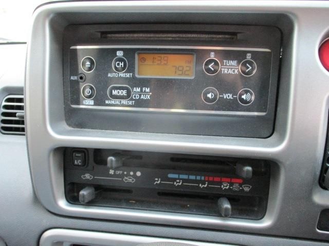 DAIHATSU HIJET DECKVAN 4WD 2016 Image 31