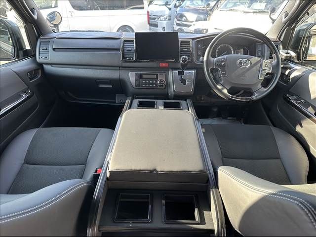 TOYOTA HIACE VAN 4WD 2022 Image 31