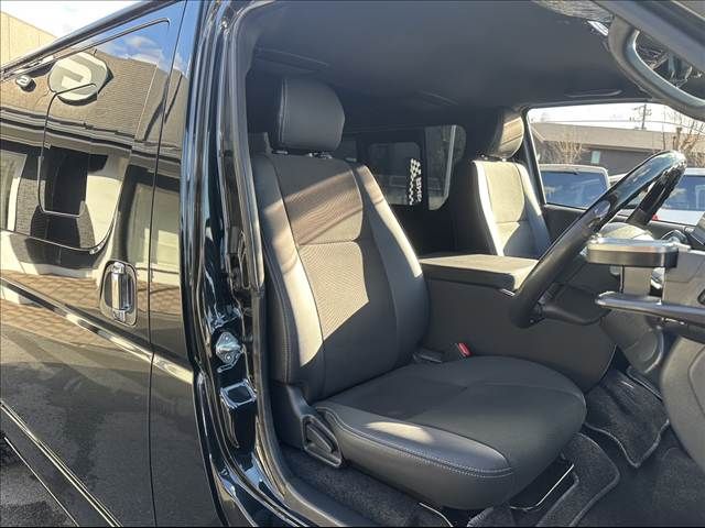 TOYOTA HIACE VAN 4WD 2022 Image 31