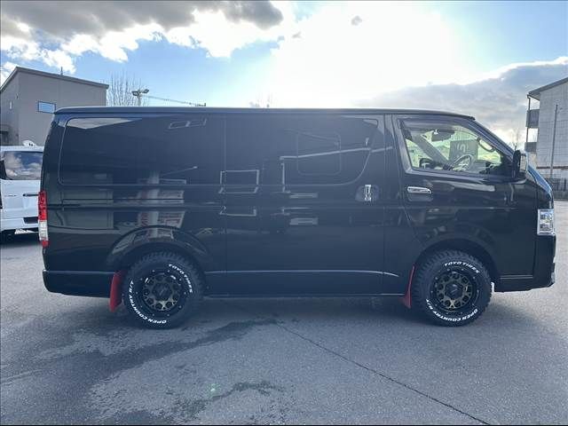 TOYOTA HIACE VAN 4WD 2022 Image 31