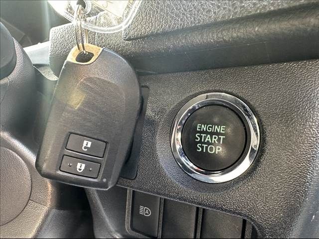 TOYOTA HIACE VAN 4WD 2022 Image 31