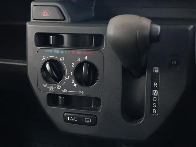 TOYOTA PIXIS MEGA 2019 Image 31