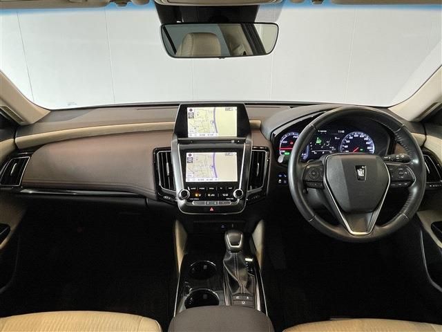 TOYOTA CROWN SEDAN HYBRID 2019 Image 31