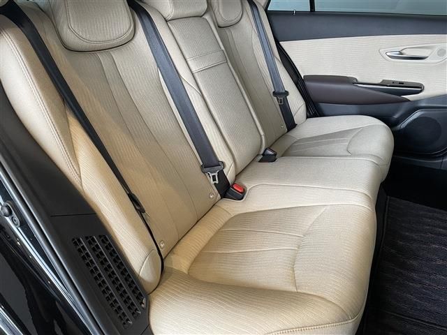 TOYOTA CROWN SEDAN HYBRID 2019 Image 31