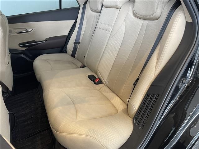 TOYOTA CROWN SEDAN HYBRID 2019 Image 31