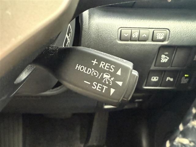 TOYOTA LEXUS IS300H 2016 Image 31