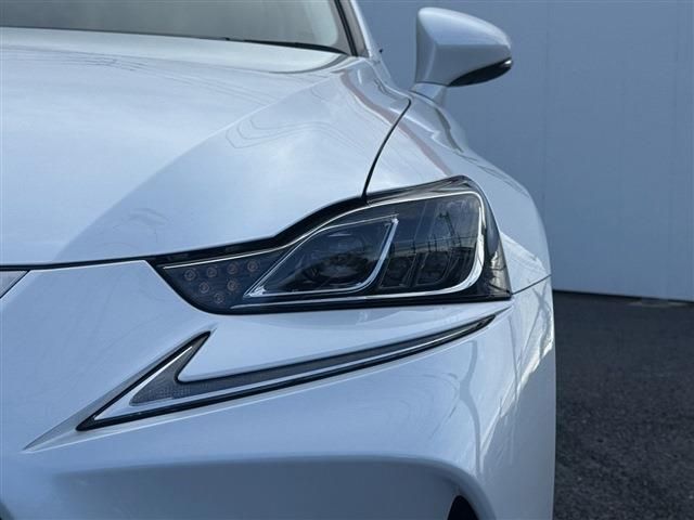 TOYOTA LEXUS IS300H 2016 Image 31