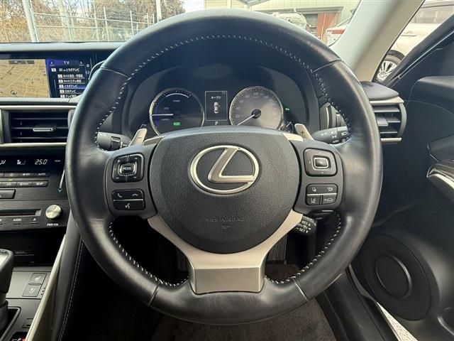 TOYOTA LEXUS IS300H 2016 Image 31