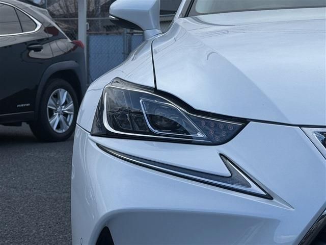 TOYOTA LEXUS IS300H 2016 Image 31