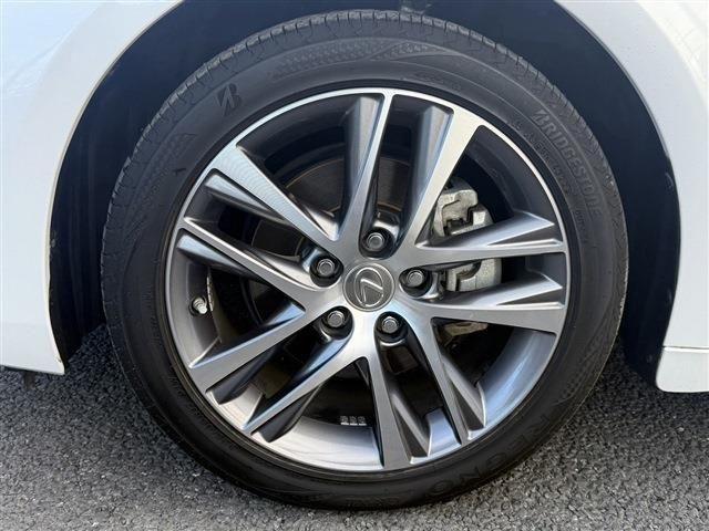 TOYOTA LEXUS IS300H 2016 Image 31