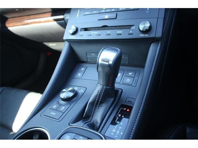 TOYOTA LEXUS RC300H 2016 Image 31