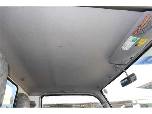 HINO DUTRO 2005 Image 31