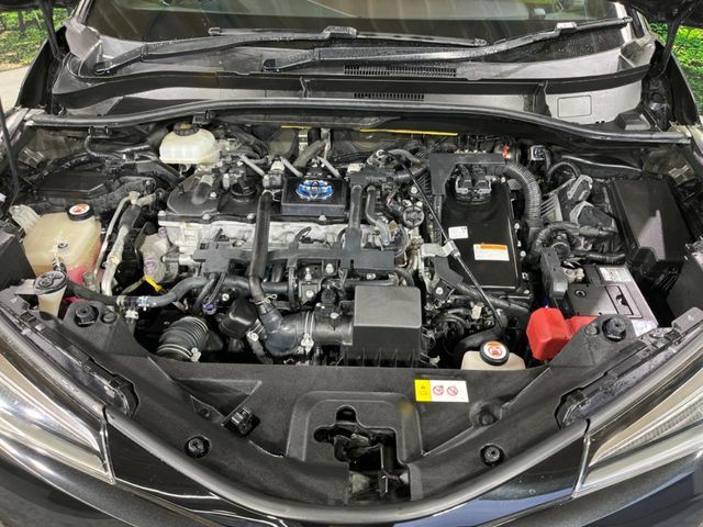 TOYOTA C-HR 2018 Image 31