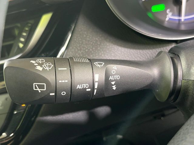 TOYOTA C-HR 2018 Image 31