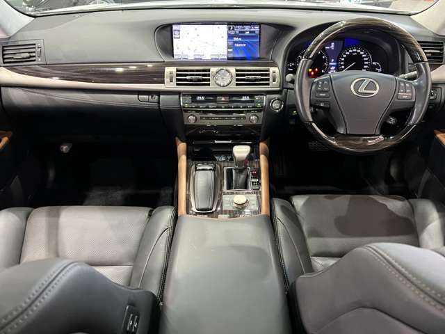 TOYOTA LEXUS LS460 2013 Image 31