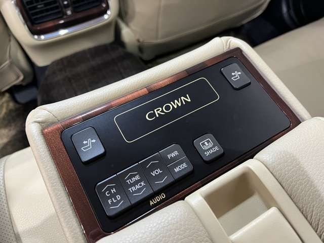 TOYOTA CROWN SEDAN 2015 Image 31