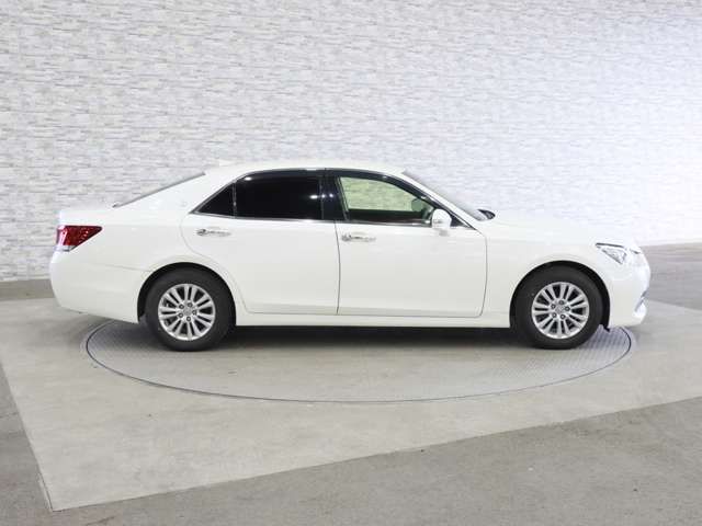 TOYOTA CROWN SEDAN 2015 Image 31