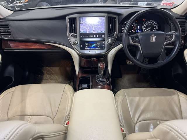 TOYOTA CROWN SEDAN 2015 Image 31