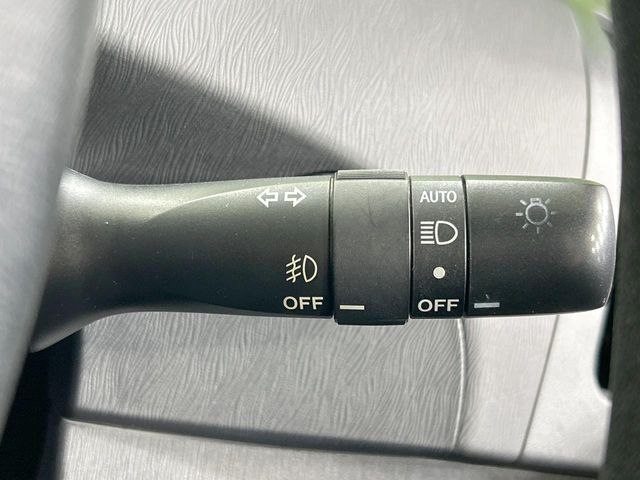 TOYOTA PRIUS 2013 Image 31