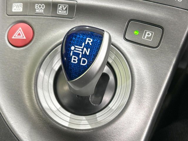 TOYOTA PRIUS 2013 Image 31