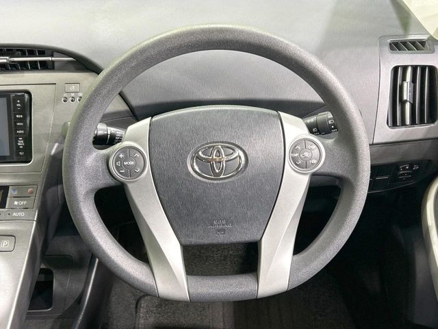 TOYOTA PRIUS 2013 Image 31