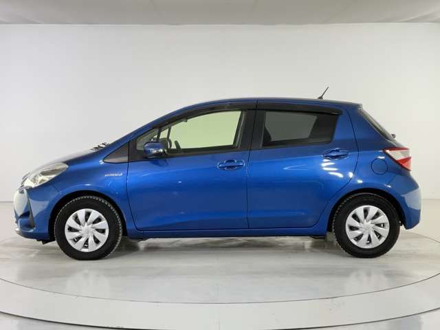 TOYOTA VITZ HYBRID 2017 Image 31