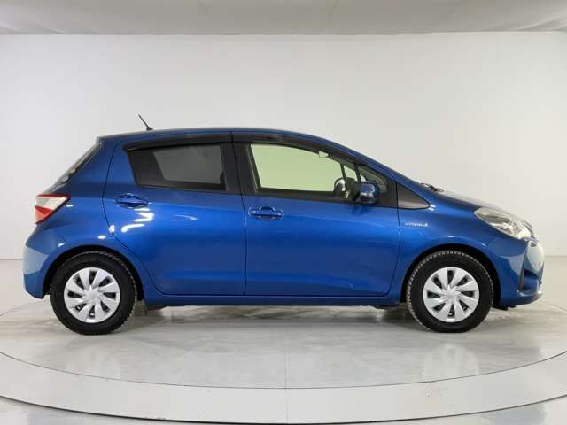 TOYOTA VITZ HYBRID 2017 Image 31