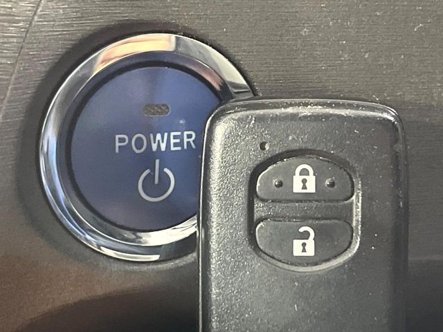 TOYOTA PRIUS 2013 Image 31