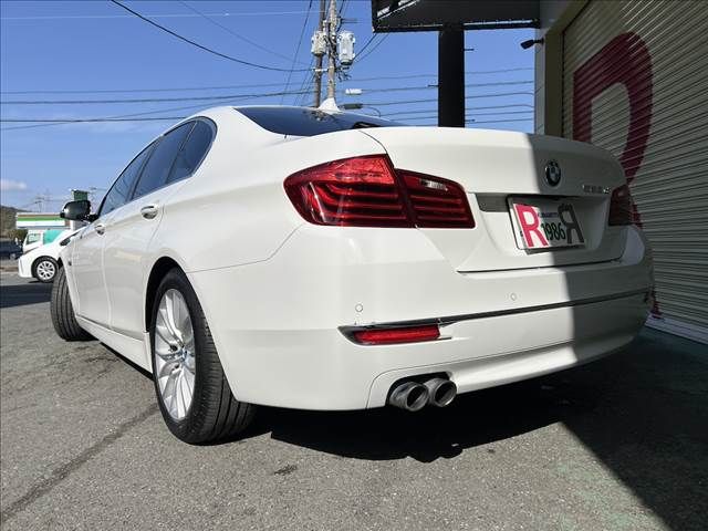 BMW 5SERIES SEDAN 2016 Image 31