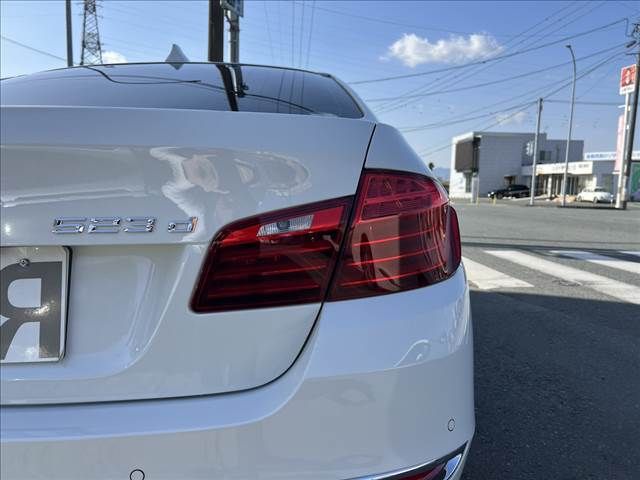 BMW 5SERIES SEDAN 2016 Image 31