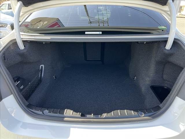 BMW 5SERIES SEDAN 2016 Image 31