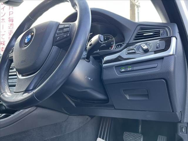 BMW 5SERIES SEDAN 2016 Image 31