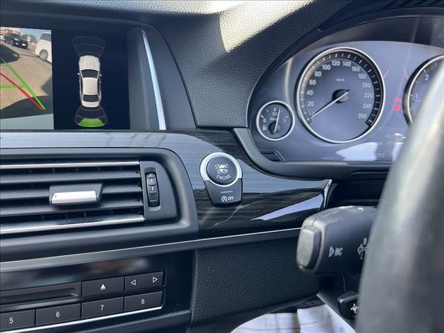 BMW 5SERIES SEDAN 2016 Image 31