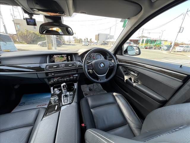 BMW 5SERIES SEDAN 2016 Image 31