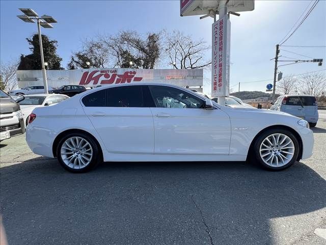BMW 5SERIES SEDAN 2016 Image 31