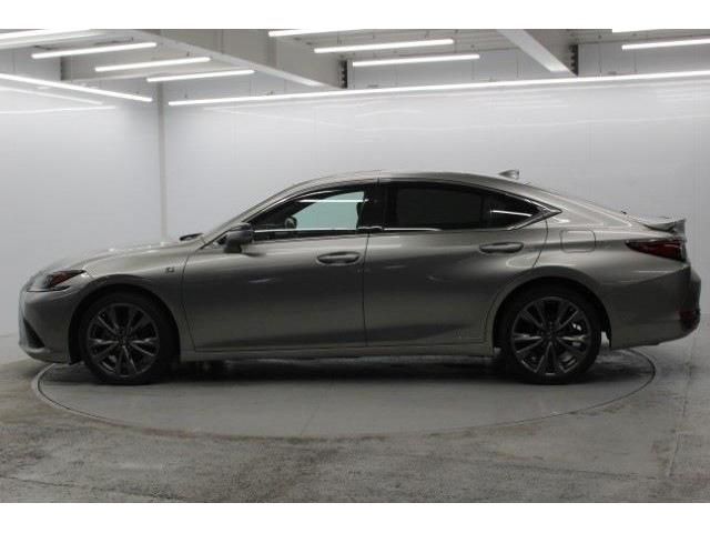 TOYOTA LEXUS ES300H 2019 Image 31