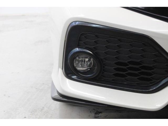 HONDA CIVIC HATCHBACK 2018 Image 31