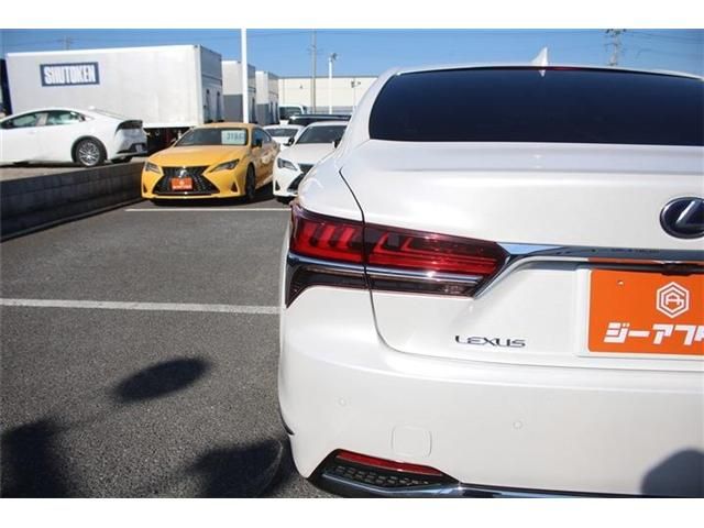 TOYOTA LEXUS LS500H 4WD 2017 Image 31