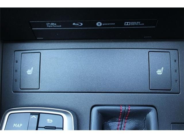 TOYOTA LEXUS IS200T 2017 Image 31