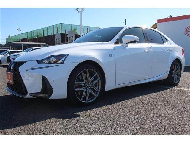 TOYOTA LEXUS IS200T 2017 Image 31