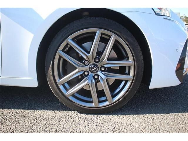 TOYOTA LEXUS IS200T 2017 Image 31