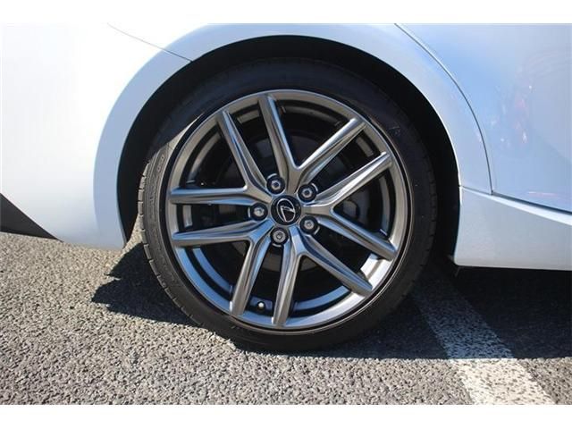 TOYOTA LEXUS IS200T 2017 Image 31