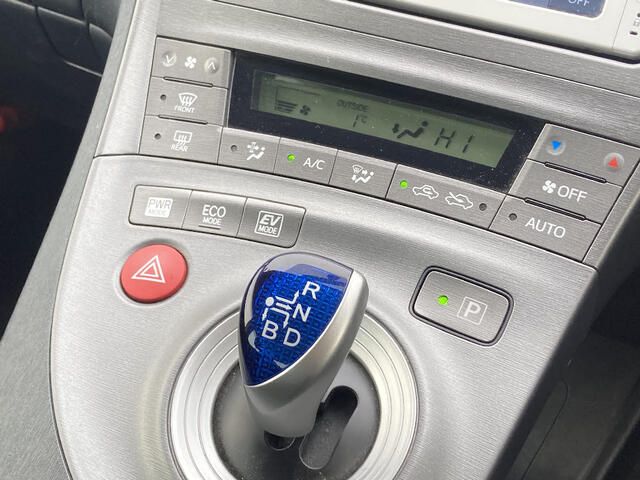 TOYOTA PRIUS 2014 Image 31