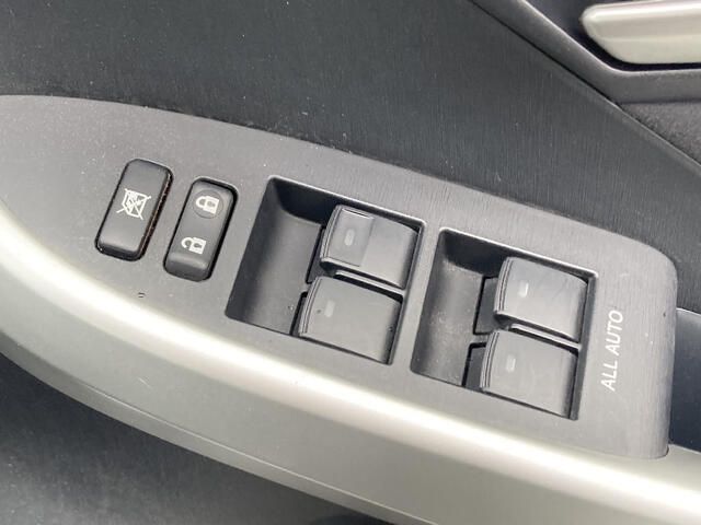 TOYOTA PRIUS 2014 Image 31