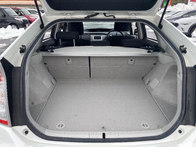 TOYOTA PRIUS 2014 Image 31