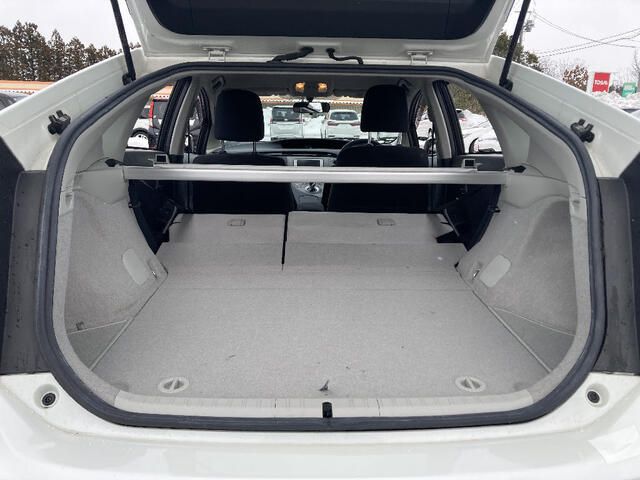 TOYOTA PRIUS 2014 Image 31