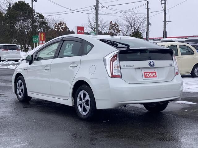 TOYOTA PRIUS 2014 Image 31