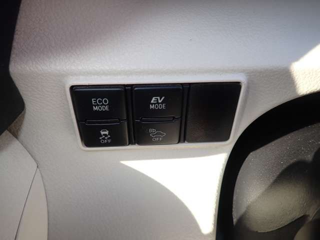 TOYOTA SIENTA HYBRID 2015 Image 31